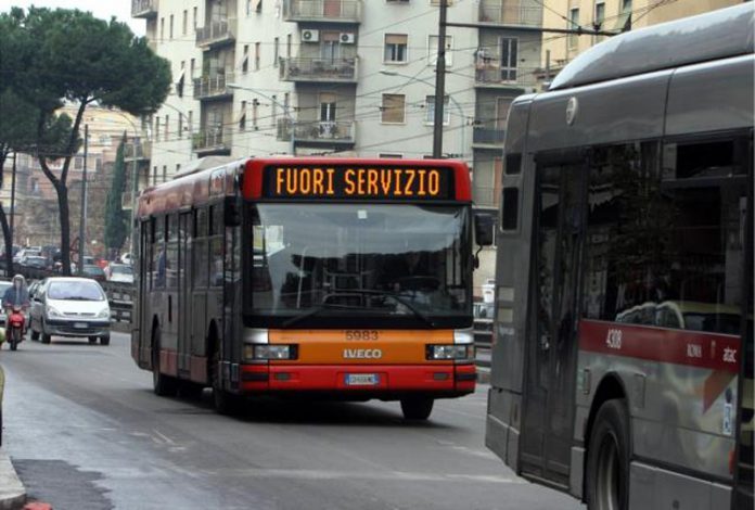 scopero, atac, autobus, bus, trasporti, mobilità, disagi, sindacati, doppio sciopero